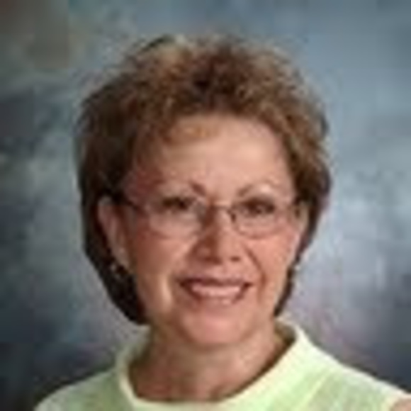 Meet your Posher, Sandy - Picture 1 of 1